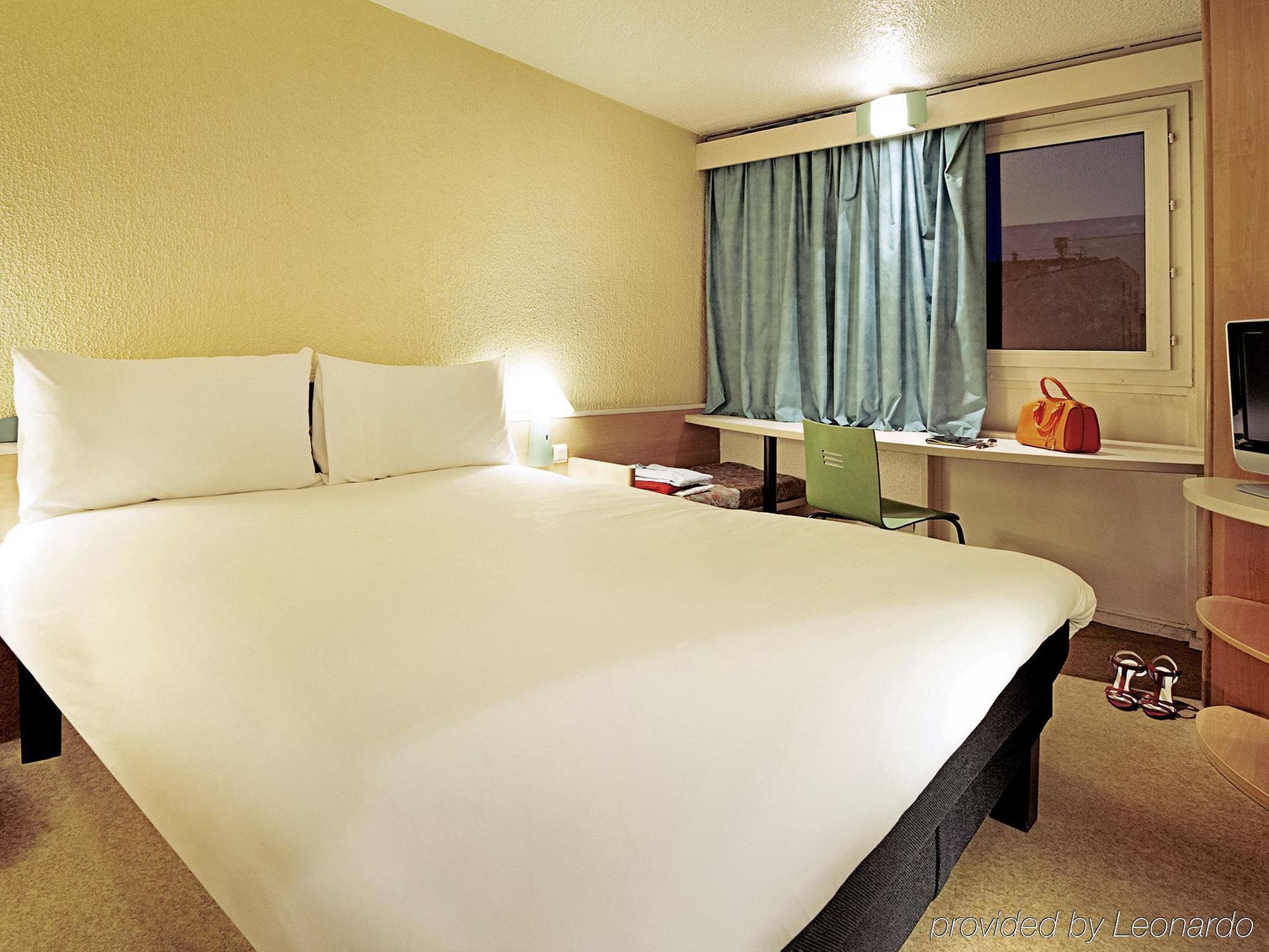 מלון Ibis Lyon L'Isle D'Abeau מראה חיצוני תמונה