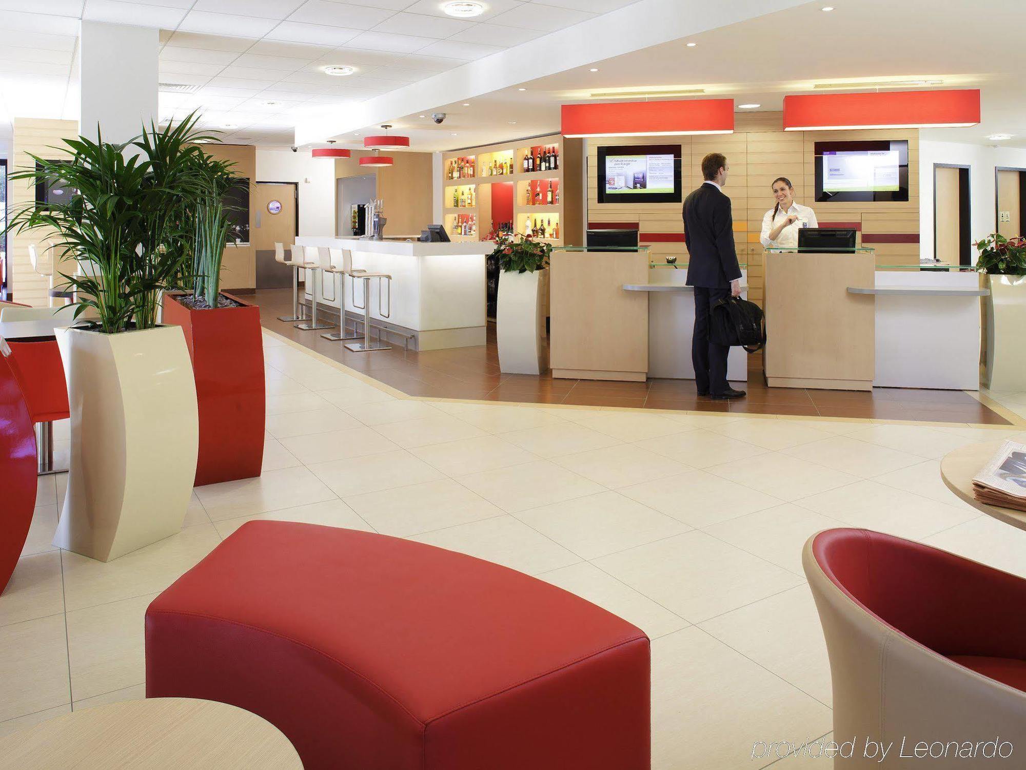 מלון Ibis Lyon L'Isle D'Abeau מראה חיצוני תמונה